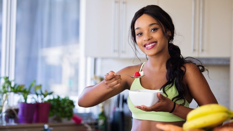 A Simple Guide to Diet and Workouts for Women Who Want to Build Muscle